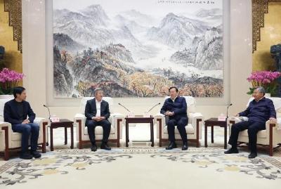 王忠林李殿勋与陈东升雷军等知名企业家座谈