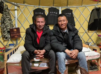生死时速！新疆大叔骑着“白龙马”飞奔入江……