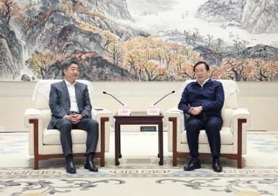 王忠林李殿勋与华为公司轮值董事长胡厚崑座谈