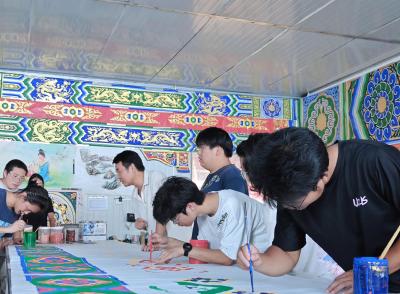铭振古建来了7名武汉高校大学生 产教融合育人才 大冶古建焕新彩