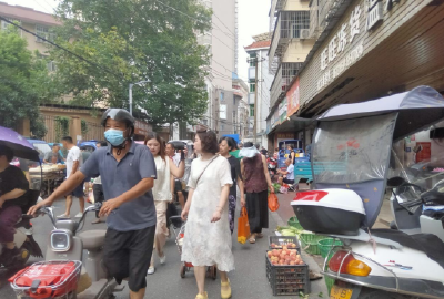 【民情直通车】地质巷“马路市场”亟待整治