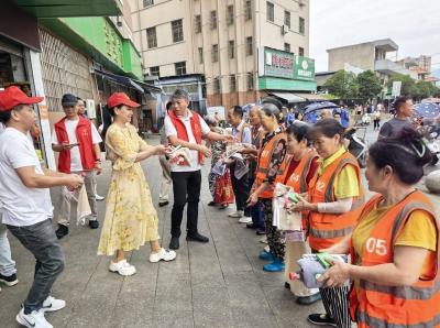 【图片新闻】夏日送清凉
