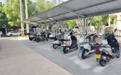 14组智能充电桩“上岗”