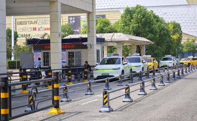 【报道追踪】大冶北站候客出租车乱象有所好转