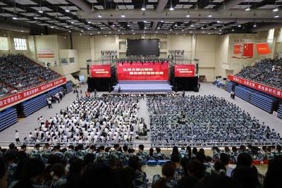 东湖融评：这堂“开学第一课”何以让人热血沸腾