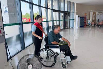 市政务服务中心：爱心接力 暖心助残