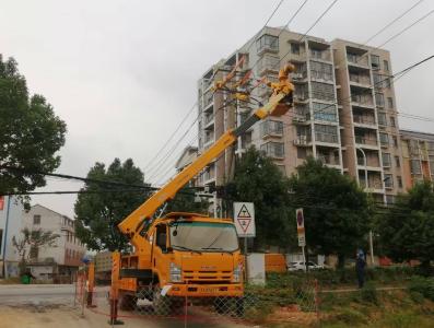 电力人凌晨迁移线路保民生