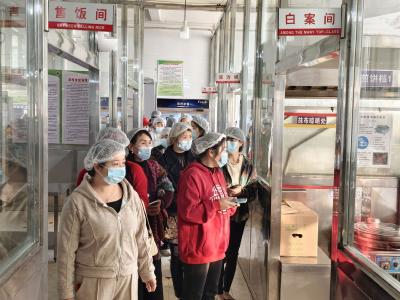 校园开放日 让家长吃下“定心丸”