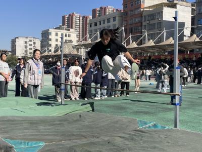 悦动青春 跃向未来 大冶六中举行第十四届田径运动会