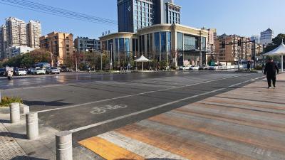 专属“通道”让骑行更安心 新冶大道与东风路交叉道口改造完工