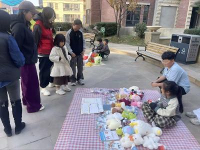 【图片新闻】欢乐集市