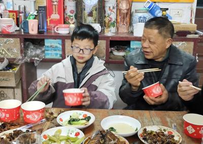 变的是奔赴的角色 不变的是血脉亲情