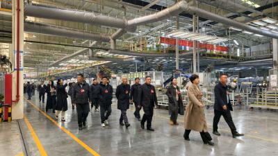 市人大代表开展会前集中视察活动