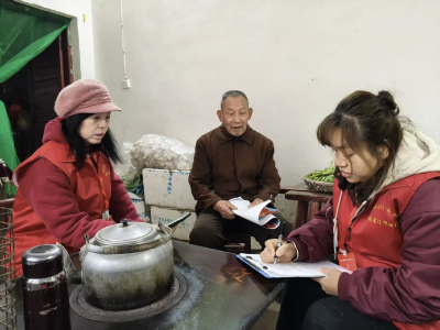 茗山乡：开展“敲门行动” 精准服务送到老兵心坎