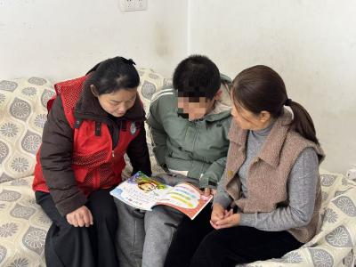 从受助者到助人者 “煎饼霞”春节前传递爱心