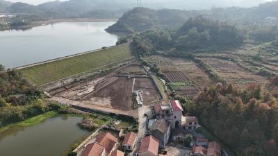 故乡在等我 也在蜕变