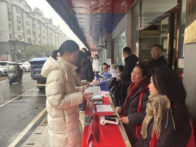 文明集市传新风 惠民服务进社区