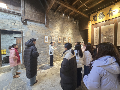 返乡大学生行走家乡热土看变化