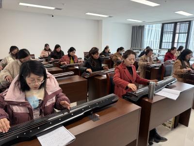 莫道桑榆晚 校园春意暖 市老年大学春季学期热闹开学