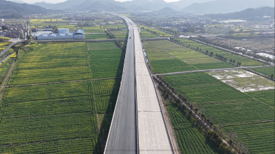 锁定6月底通车 机场高速二期大冶段全速推进