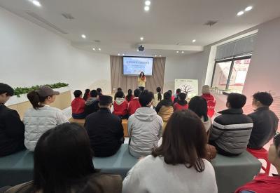 和平社区开展“植树添新绿·扫黄护成长”主题活动