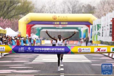 春日江城 樱花漫道 2026武汉马拉松开跑