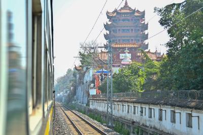 春游有了新玩法：“坐火车6元环游武汉”