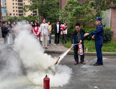 实操演练+理论教学 消防培训进社区