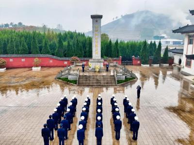 市消防救援局开展清明祭英烈活动