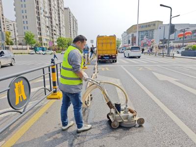 【报道追踪】道路错误标线被清除