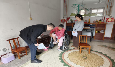 罗家桥街道：送医上门服务残疾人