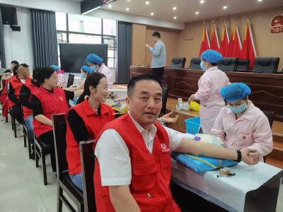 三十二载无偿献血，一村人踊跃接力 一位村支书的热血答卷