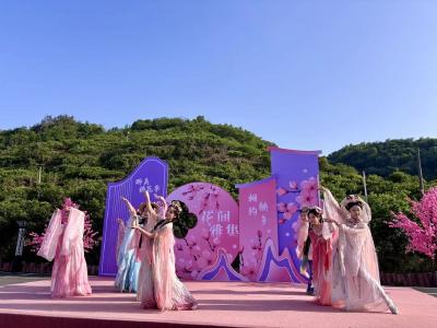 【聚力六大攻坚 加快六城建设 文化创新融合发展】夏天的这一口甜蜜如约而至！ 沼山古村桃乡狗血桃采摘季火热开启