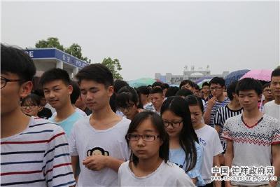 我市5300余人参加高考