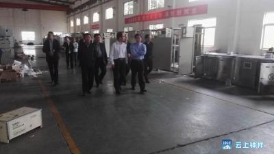  省政府督查组检查我市企业降成本情况
