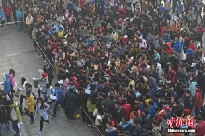 国考报名9小时破1.3万人 最热职位来自“保卫处”