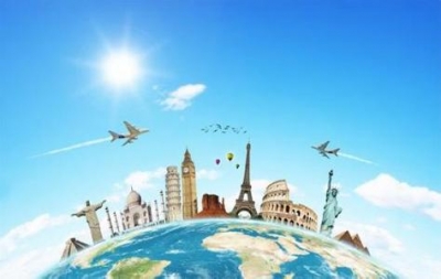 国庆首日全国旅客出行创新高 多地高速公路出现拥堵 