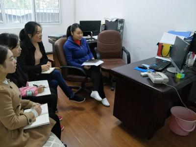 市妇联全体党员收看“永远在路上”