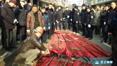钟祥市对郢中城区上码头街6家违建棚构进行了拆除