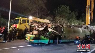 台媒称台游览车事故已致34人死亡 疑车速过快酿祸