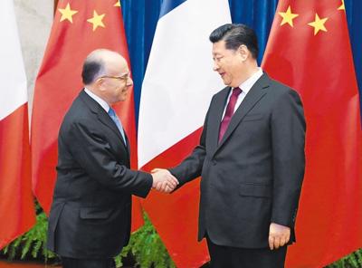 习近平会见法国总理卡泽纳夫