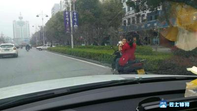 带着宝宝玩杂技，你可长点心吧！