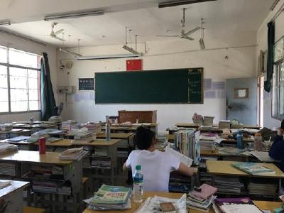 孩子迎战高考 家长陪读：唯一能喘口气的时间就是晚上