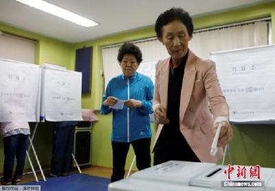 韩总统选举数千万选民正式投票 计票或次晨结束