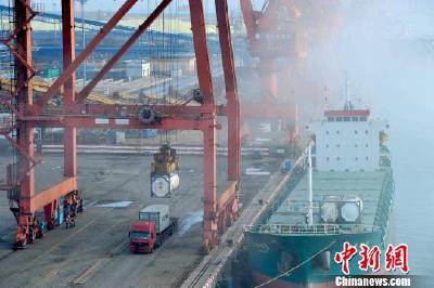 政治局定调中国经济：点名债务、房地产和金融