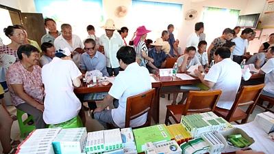 “送政策、送健康、送岗位” 市人社局走进长滩柳门口村   