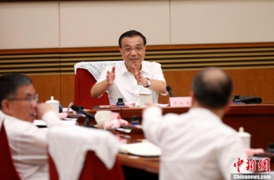李克强：推进制造业提质升级