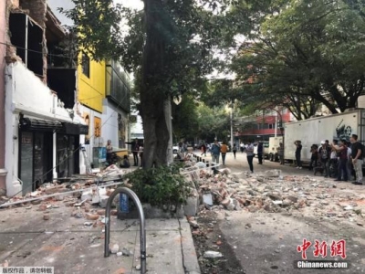 墨西哥中部强震造成至少119人死亡 救援紧张进行