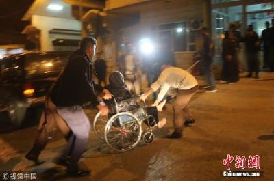 两伊边境发生7.8级地震 伊朗61人死亡300人受伤