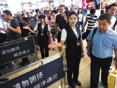 全国铁路7月起开启暑运模式 将迎来两次客流高峰